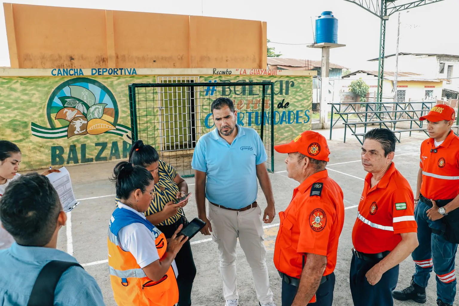 Prefectura del Guayas inspecciona 144 espacios para albergues ante El Niño