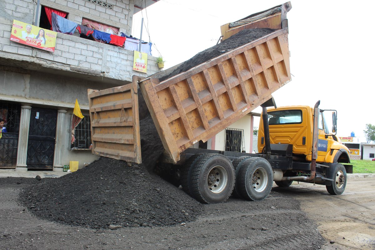 Reconformación de Eloy Alfaro con asfalto reciclado en 2 de Mayo, Lomas