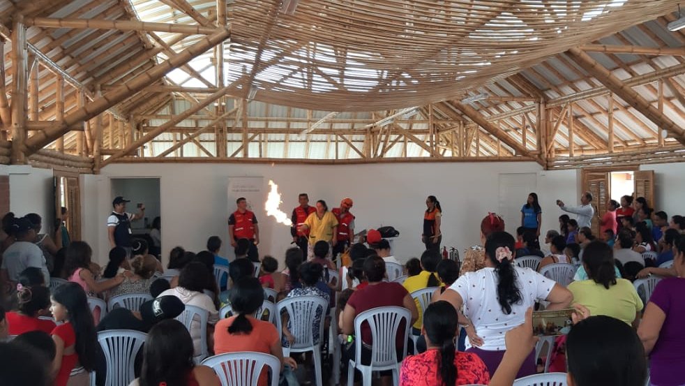 Riesgos del Guayas dictó charla contra incendios en Plan Habitacional Primavera