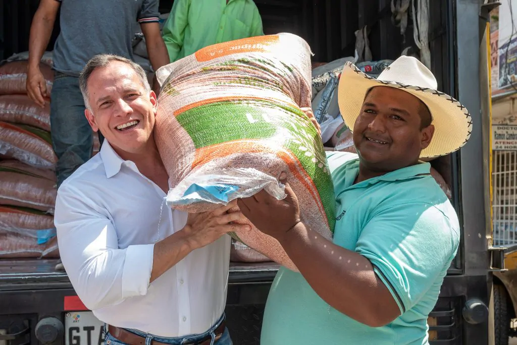 Prefectura del Guayas entrega semillas certificadas a agricultores de cinco cantones
