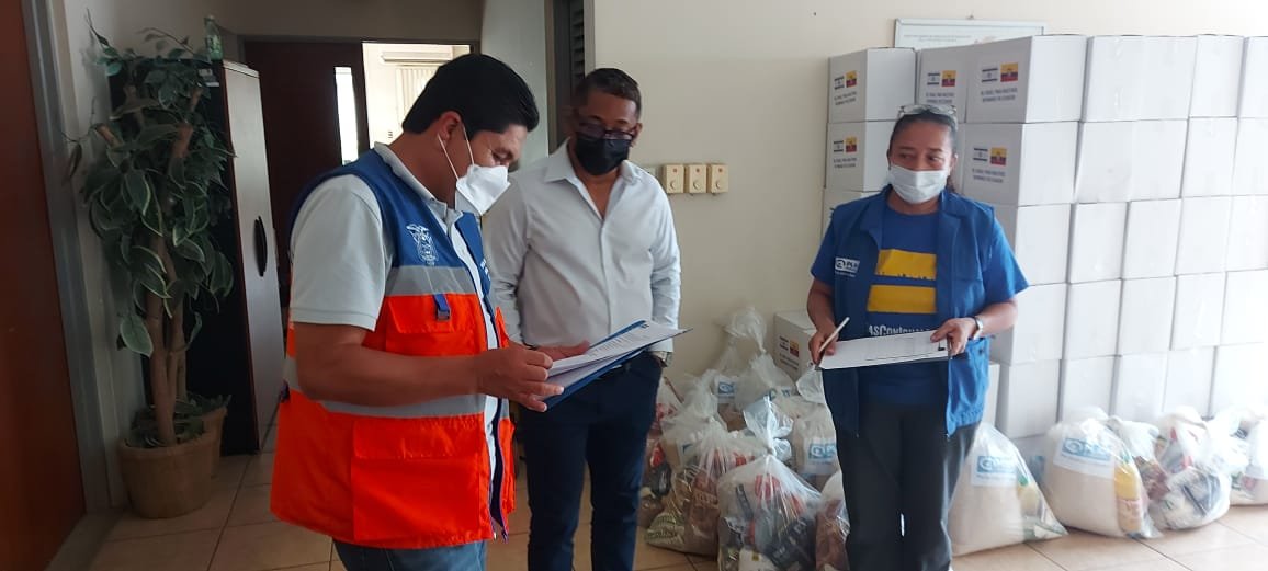 Riesgos Ec recibió 100 kits de alimentos para familias afectadas en Guayas